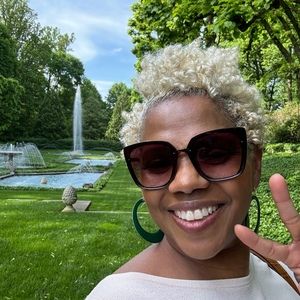 Meet your Posher, Kisha